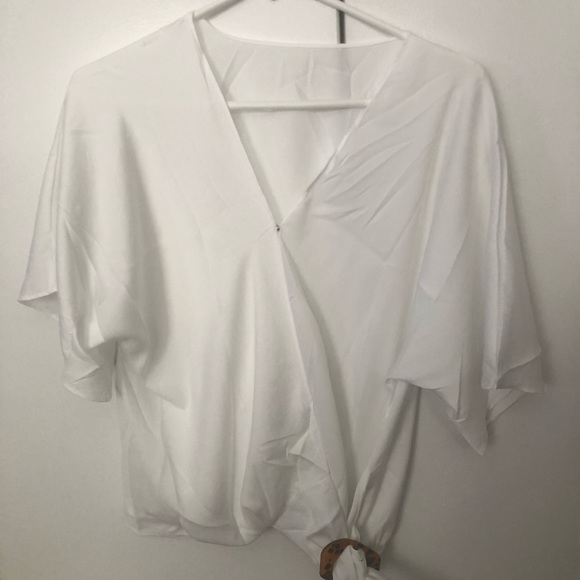 LAST TWO LEFT🔥 Blouse - Picture 3 of 4